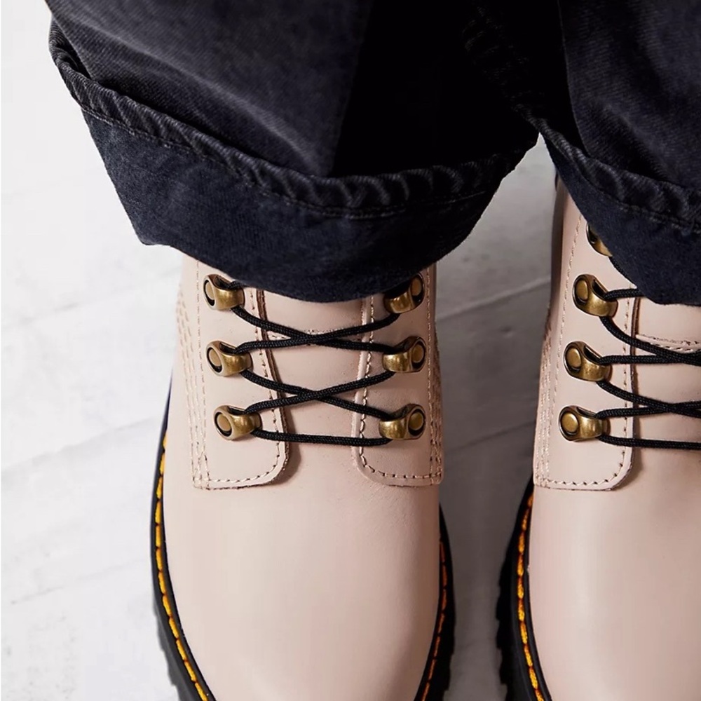 Dr. Martens Leona Women’s Leather Heeled Boots - Picture 2 of 8